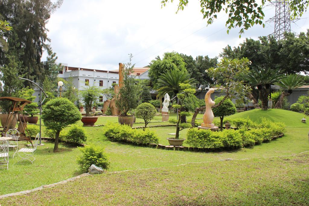 Saigon Park Resort Thuan An Eksteriør billede